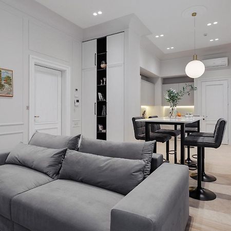 New! Luxury Apartment In The Center Of Odessa Overlooking Deribasovskaya Str. Low Price! מראה חיצוני תמונה