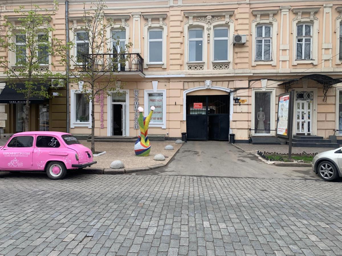 New! Luxury Apartment In The Center Of Odessa Overlooking Deribasovskaya Str. Low Price! מראה חיצוני תמונה