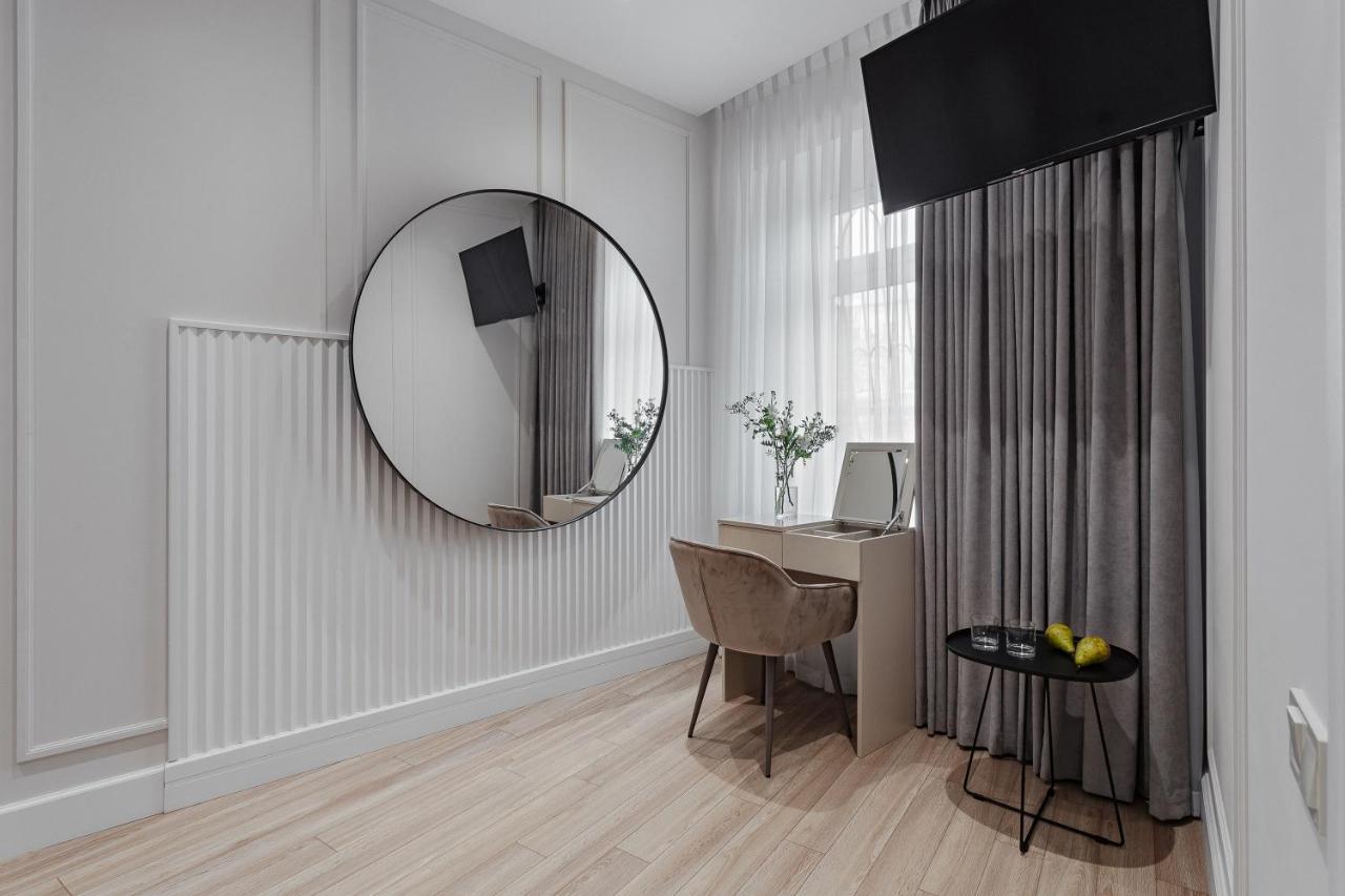 New! Luxury Apartment In The Center Of Odessa Overlooking Deribasovskaya Str. Low Price! מראה חיצוני תמונה